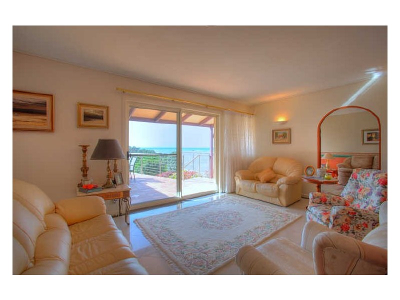 37 Sapphire Crescent, Sapphire Beach NSW 2450
