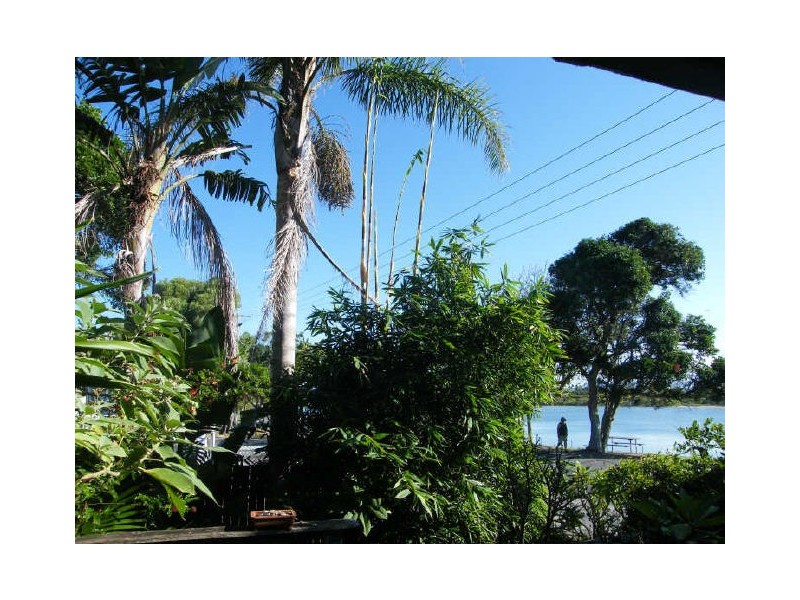 17 Winter Avenue, Mylestom NSW 2454