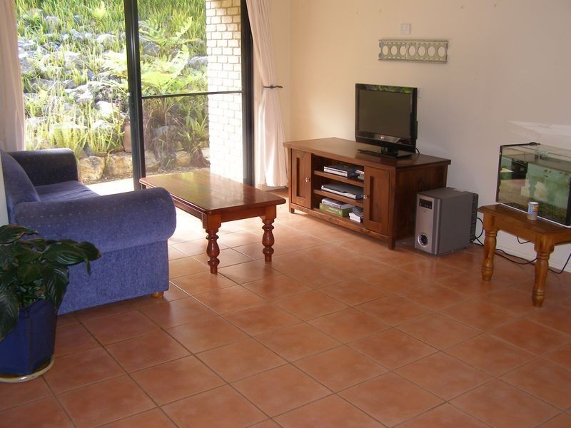 15 Azure Avenue, Emerald Beach NSW 2456