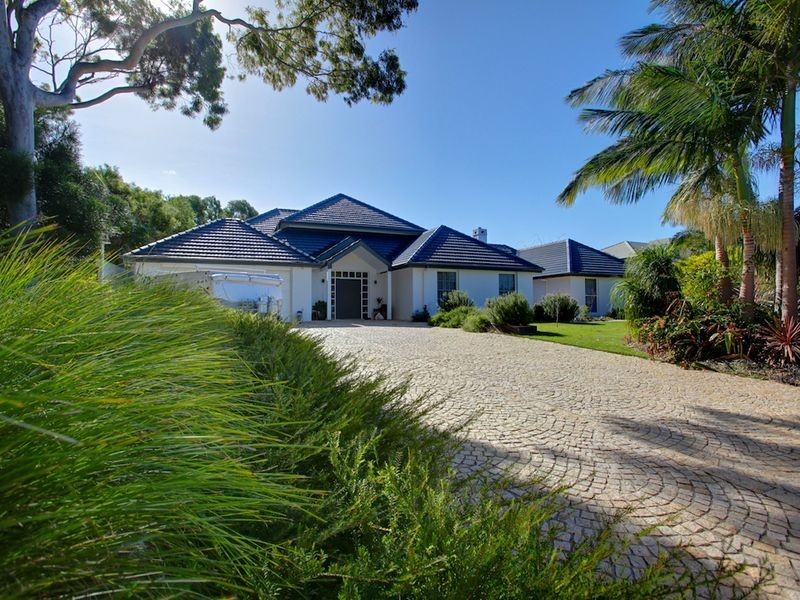 11 Charlesworth Bay Rd, Coffs Harbour NSW 2450
