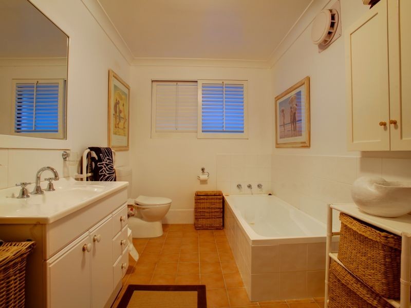 39B Sapphire Crescent, Sapphire Beach NSW 2450