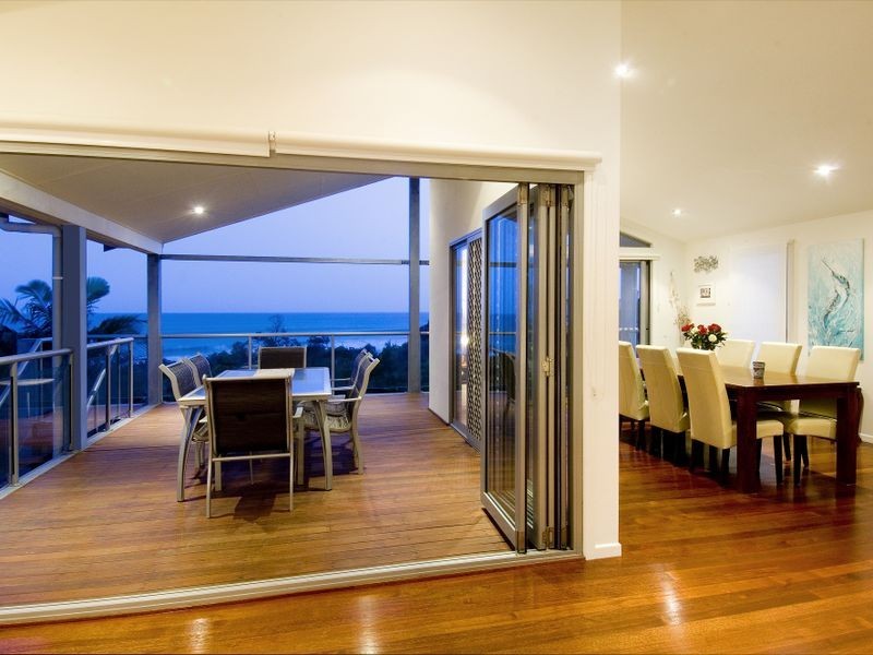 11 Sapphire Crescent, Sapphire Beach NSW 2450