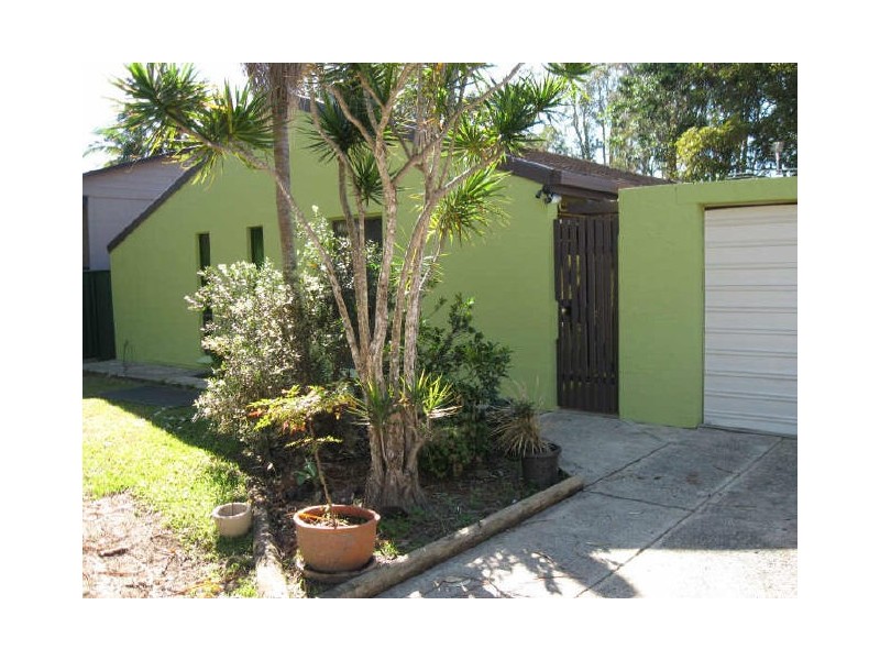 17 Beacon Crescent, Emerald Beach NSW 2456