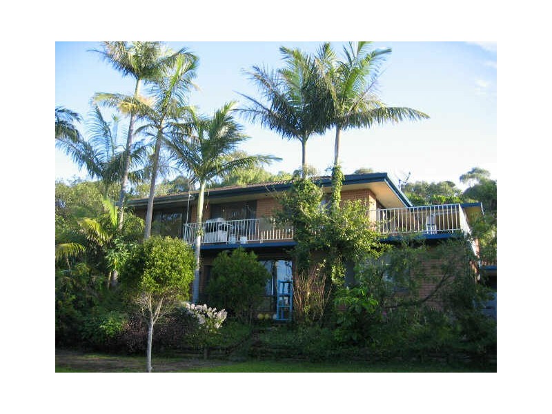 18a The Mountain Way, Sapphire Beach NSW 2450