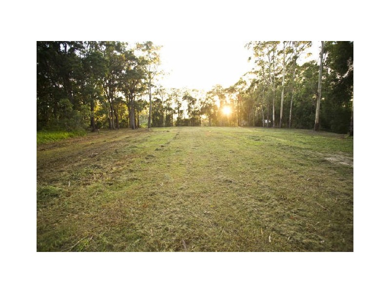 8 Ellem Close, Arrawarra NSW 2456