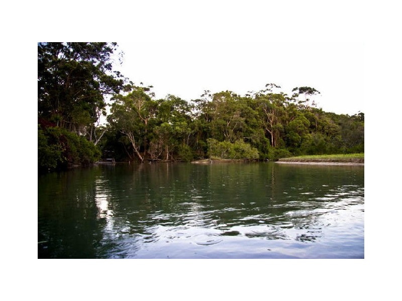 8 Ellem Close, Arrawarra NSW 2456