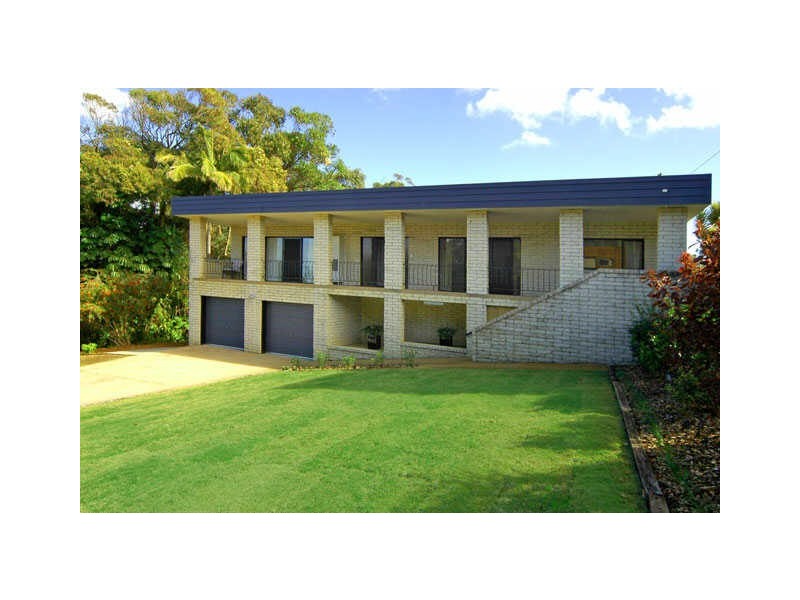 27 Elouera Drive, Sapphire Beach NSW 2450