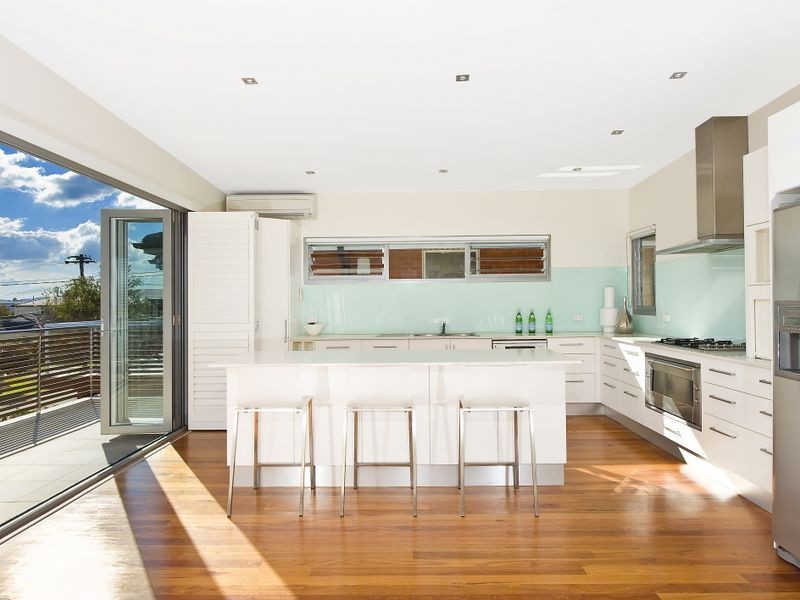 7 Robertson Road, North Curl Curl NSW 2099