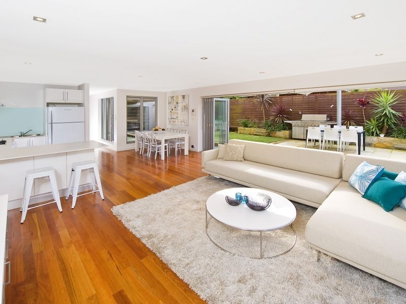 7 Robertson Road, North Curl Curl NSW 2099