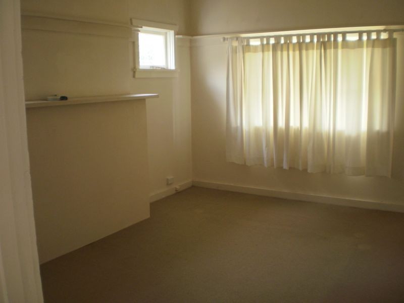 98 Wyadra Avenue, Freshwater NSW 2096