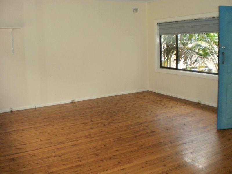 8 Reid Avenue, North Curl Curl NSW 2099