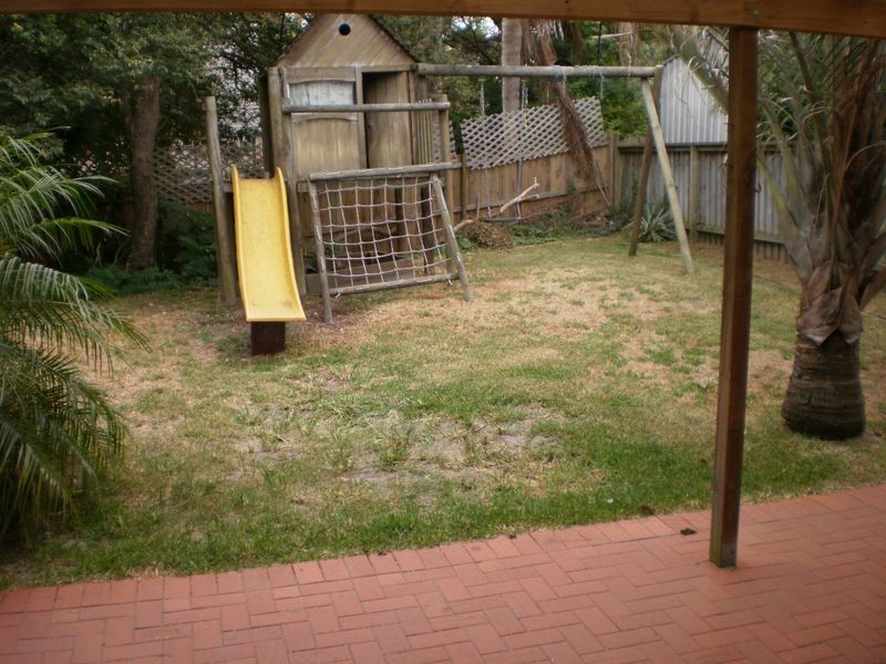 8 Reid Avenue, North Curl Curl NSW 2099