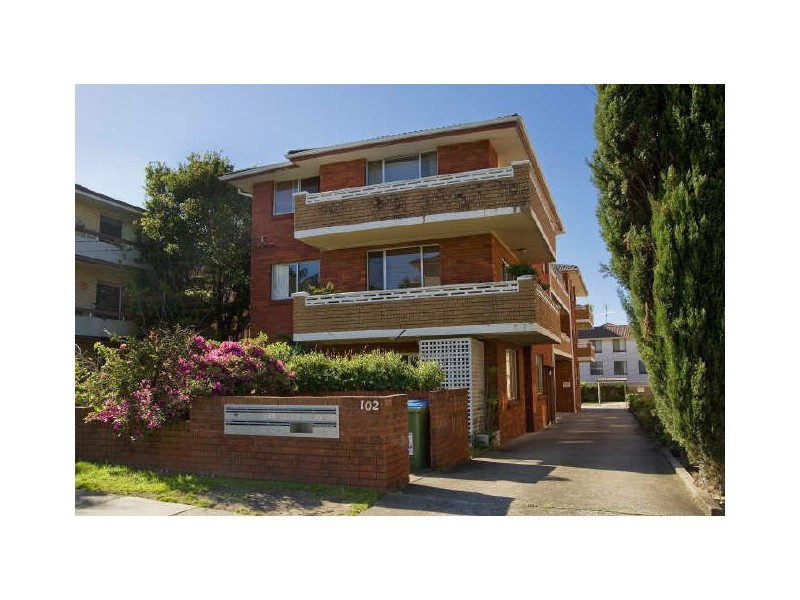 2/102 Pacific Parade, Dee Why NSW 2099