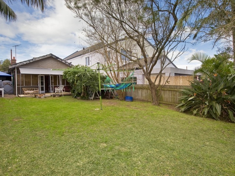 6 Griffin Road, North Curl Curl NSW 2099