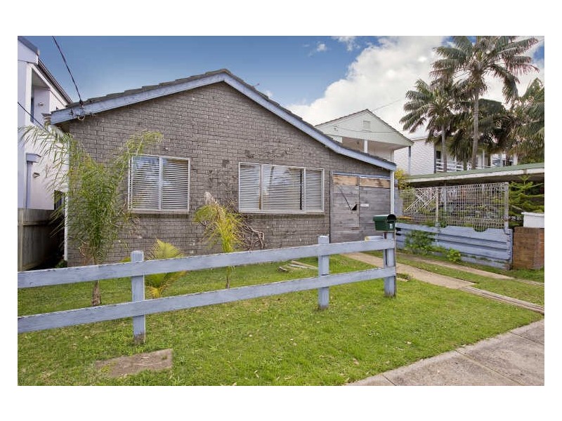 6 Griffin Road, North Curl Curl NSW 2099