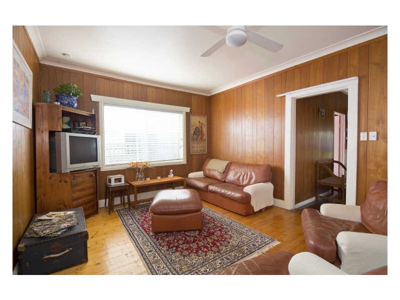 6 Griffin Road, North Curl Curl NSW 2099