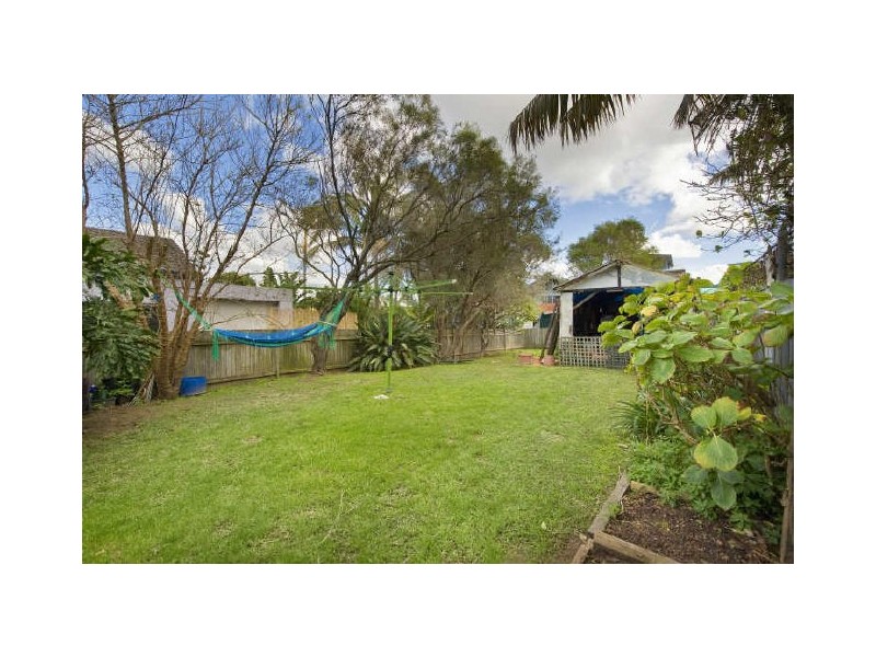 6 Griffin Road, North Curl Curl NSW 2099