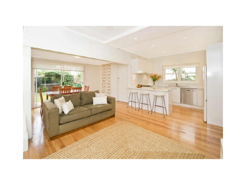 19 Griffin Road, North Curl Curl NSW 2099