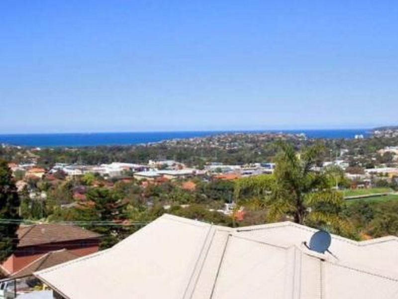 22 Connaught Street, Narraweena NSW 2099