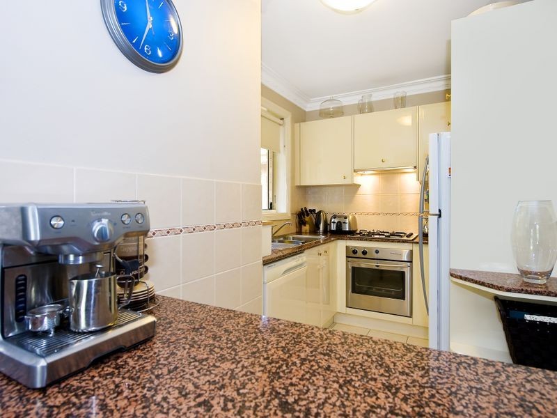 6/11 Gulliver Street, Brookvale NSW 2100