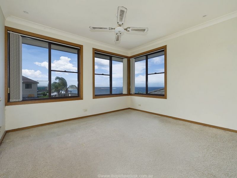 1 Phyllis Street, North Curl Curl NSW 2099