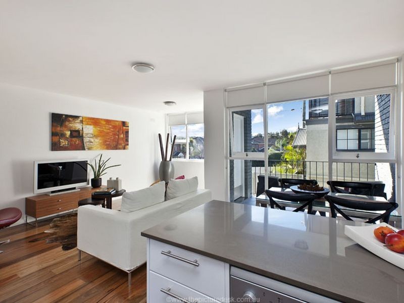 1/83 Carrington Parade, Curl Curl NSW 2096