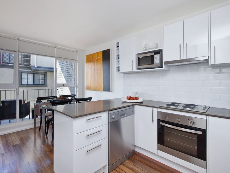 1/83 Carrington Parade, Curl Curl NSW 2096