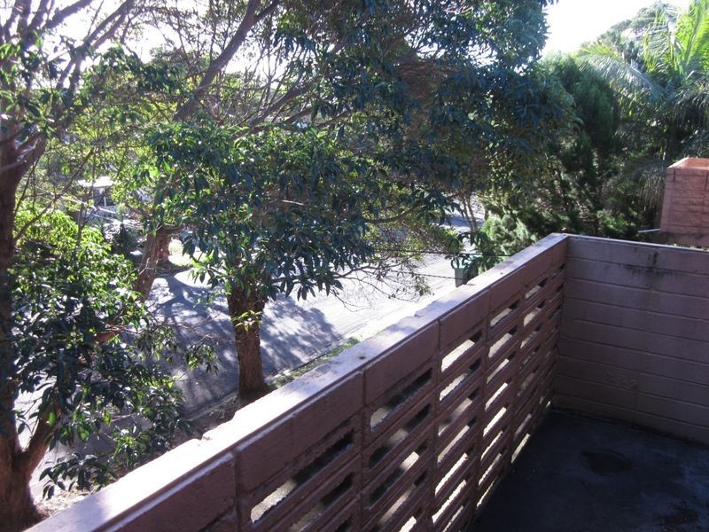 8/11 Avon Road, Dee Why NSW 2099