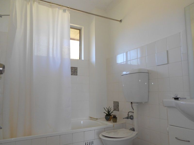 9/27 Hawkesbury Avenue, Dee Why NSW 2099