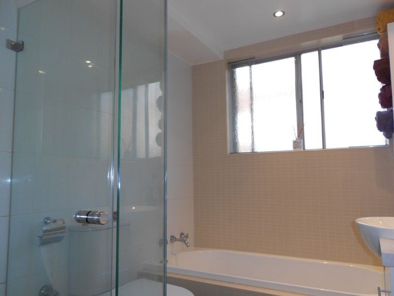 2/2 Avon Road, Dee Why NSW 2099