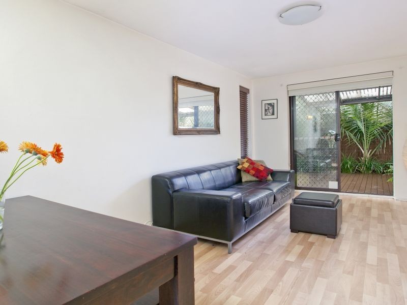 1/18 Regent Street, Dee Why NSW 2099