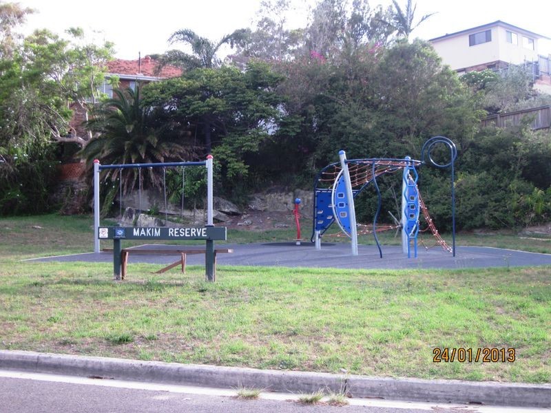 19a Makim St, North Curl Curl NSW 2099