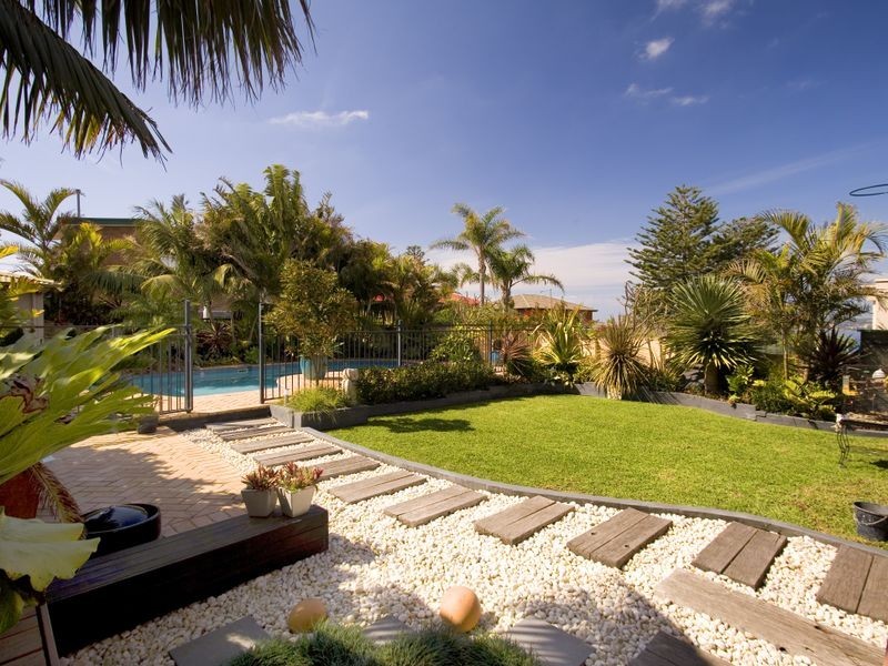 15 Robertson Road, North Curl Curl NSW 2099