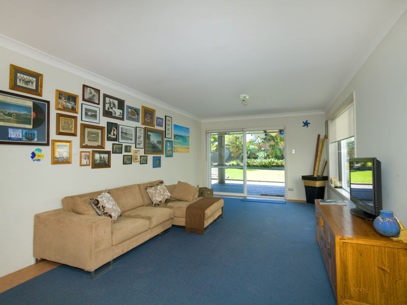 15 Robertson Road, North Curl Curl NSW 2099
