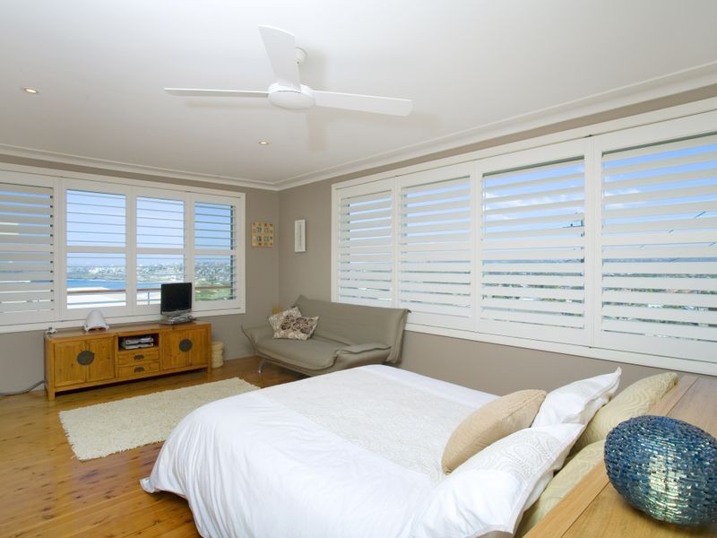 15 Robertson Road, North Curl Curl NSW 2099