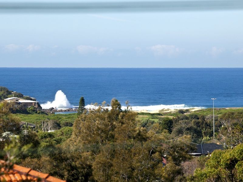 13 Jocelyn Street, North Curl Curl NSW 2099