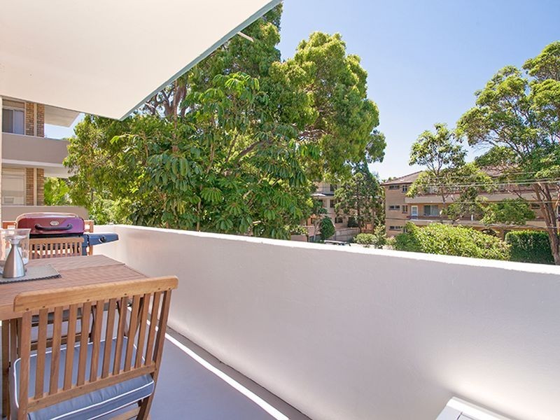 1/2 Holborn Avenue, Dee Why NSW 2099