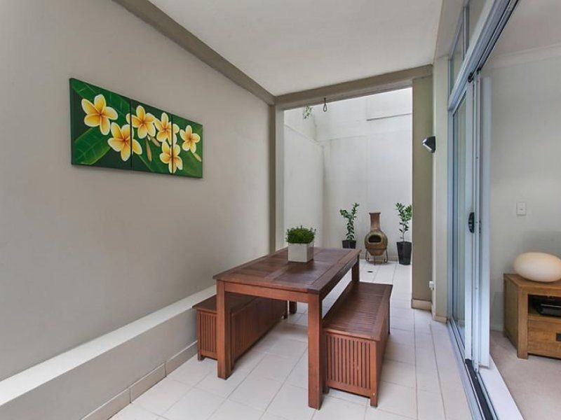 15/28-32 Sturdee Parade, Dee Why NSW 2099