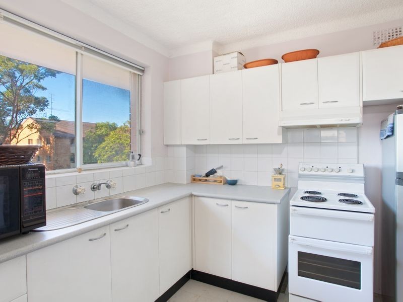 4/11 Wheeler Parade, Dee Why NSW 2099