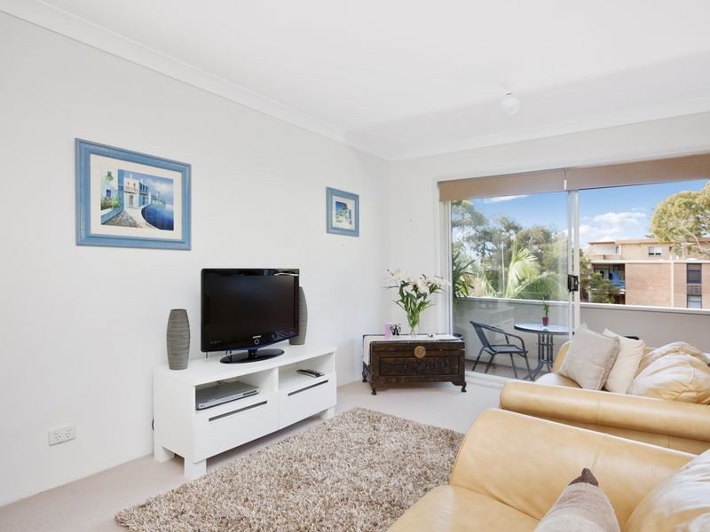 8/30 The Crescent, Dee Why NSW 2099