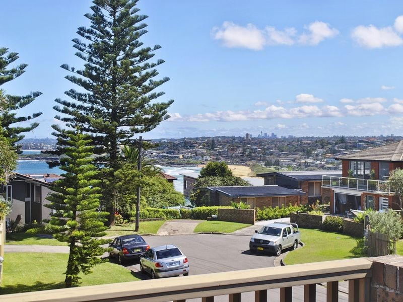 1 Phyllis Street, North Curl Curl NSW 2099