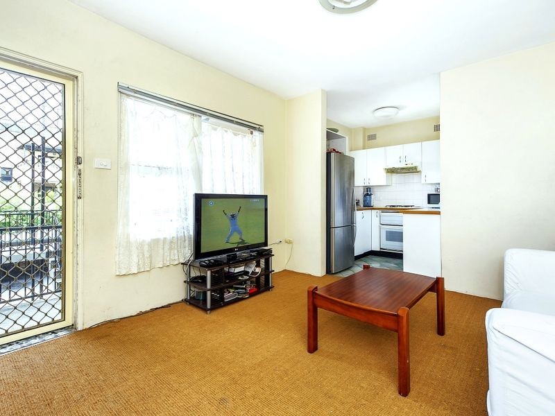 8/1 Hawkesbury Avenue, Dee Why NSW 2099