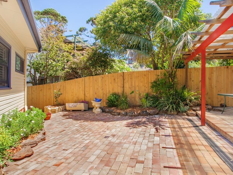6 Jocelyn Street, North Curl Curl NSW 2099
