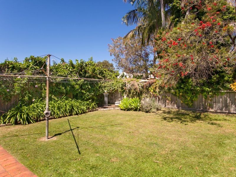 15 Whaddon Avenue, Dee Why NSW 2099