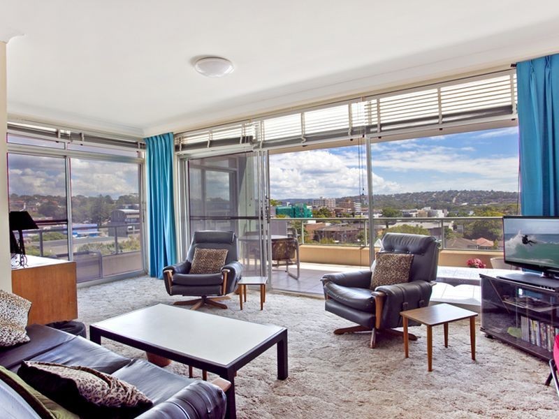 17/53 Oaks Avenue, Dee Why NSW 2099