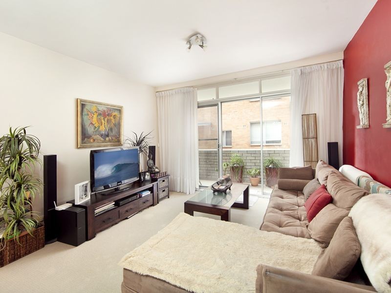 2/4 Holborn Avenue, Dee Why NSW 2099