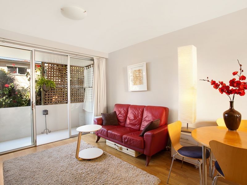 8/2 Holborn Avenue, Dee Why NSW 2099