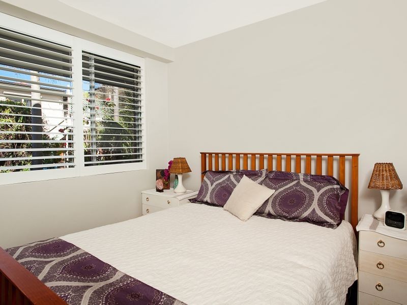 8/2 Holborn Avenue, Dee Why NSW 2099