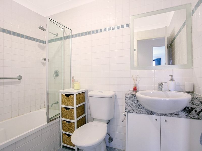 8/11-13 Clarence Avenue, Dee Why NSW 2099