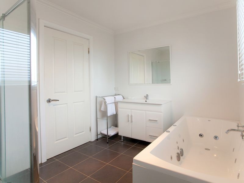 34 Surf Road, North Curl Curl NSW 2099